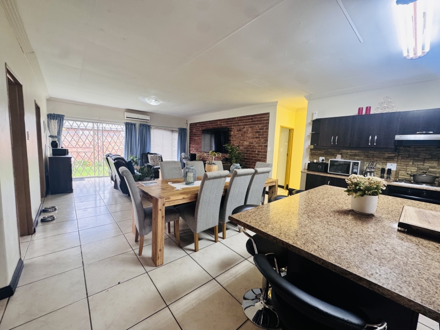 3 Bedroom Property for Sale in Flamwood North West